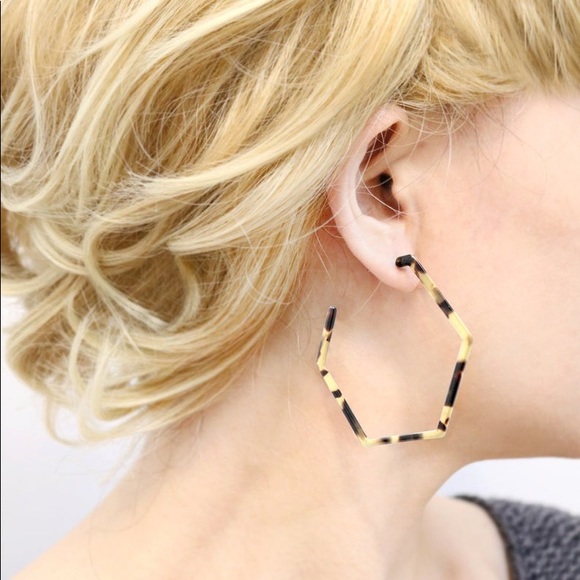 Grit and Grace Jewelry - Blonde Tortoise Hexagon Resin Hoop Earrings